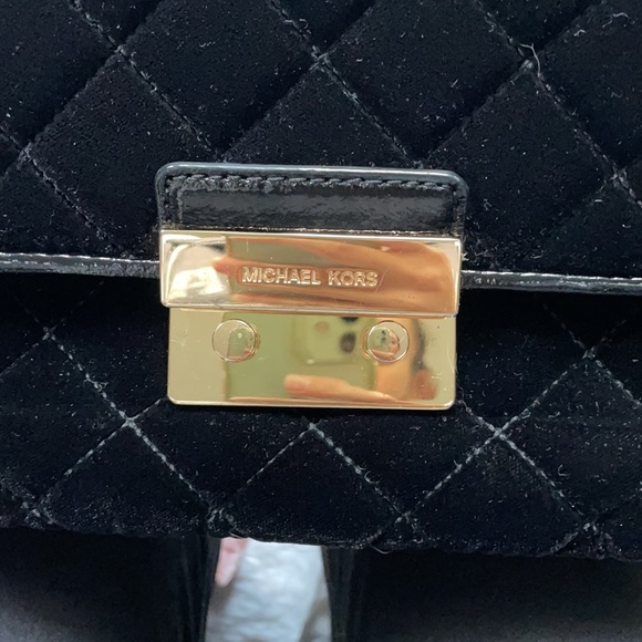 Michael by Michael Kors Sloan large velvet shoulder bag - Picture 7 of 10